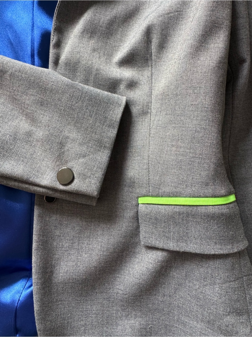 T Tahari Gray Blazer with Lime Trim - Picture 4 of 5